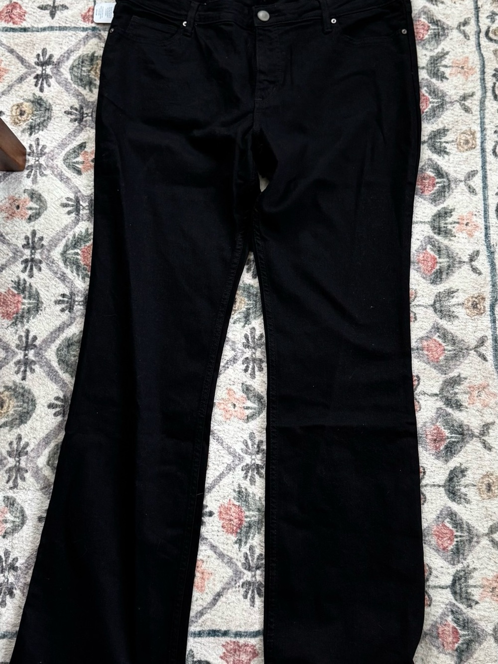 Black Women's bootcut jeans Wrangler